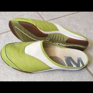 Women’s 9 Bright Green Merrell Slides